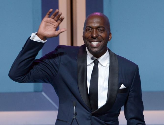 John Salley advises YouTuber Vladimir Lyubovny on ways to overcome grudges: “I got a lot of boos in Detroit”