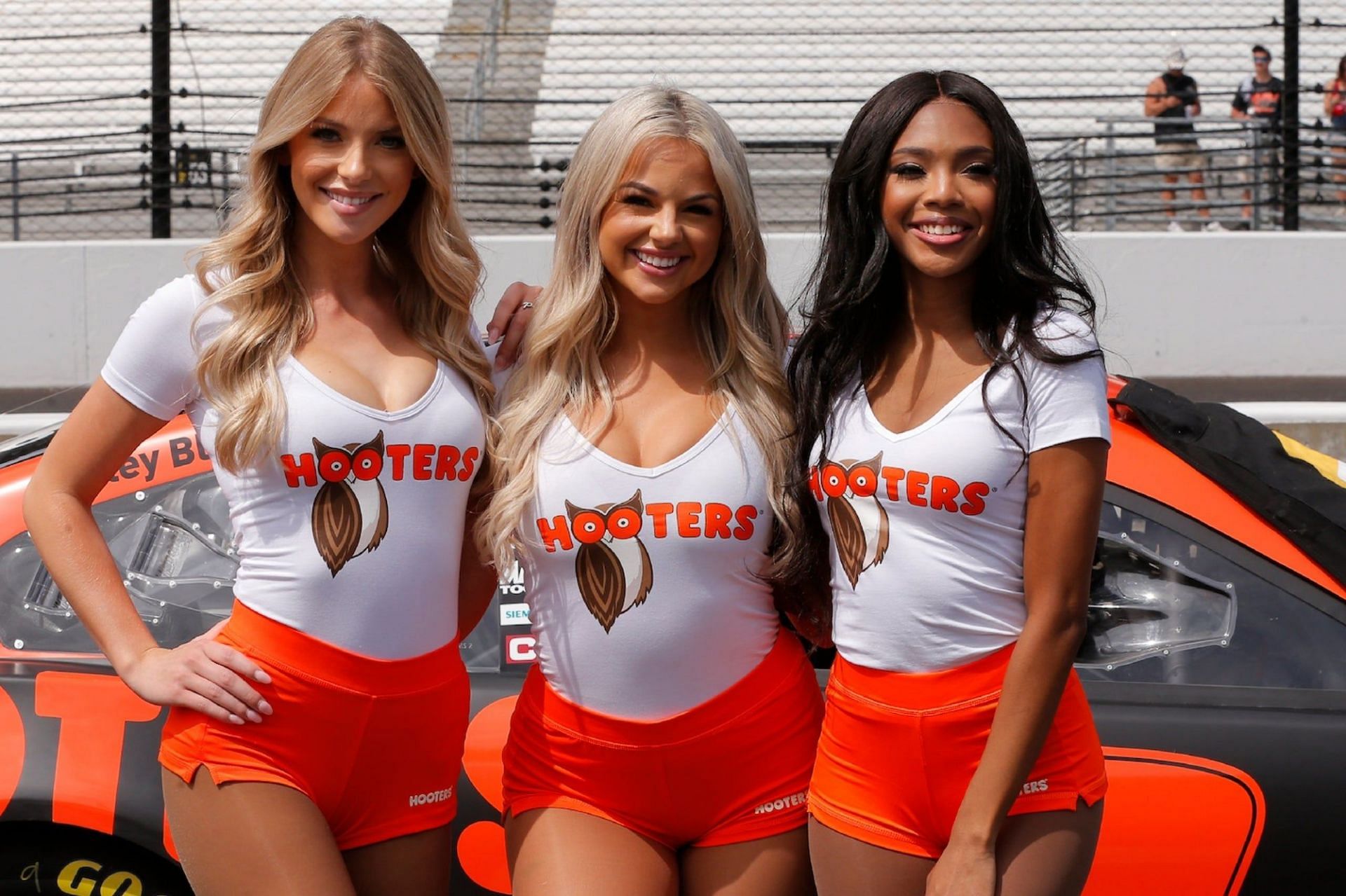 Rumors of Hooters shutting down send Twitter into a frenzy (Image via Getty Images)