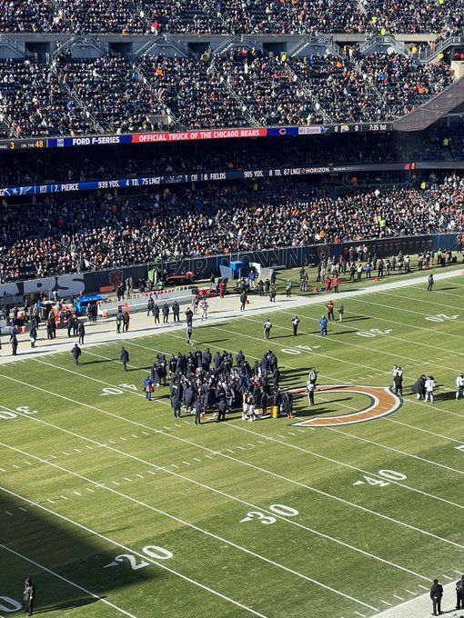 Bears OL Teven Jenkins carted off field with neck injury - The San