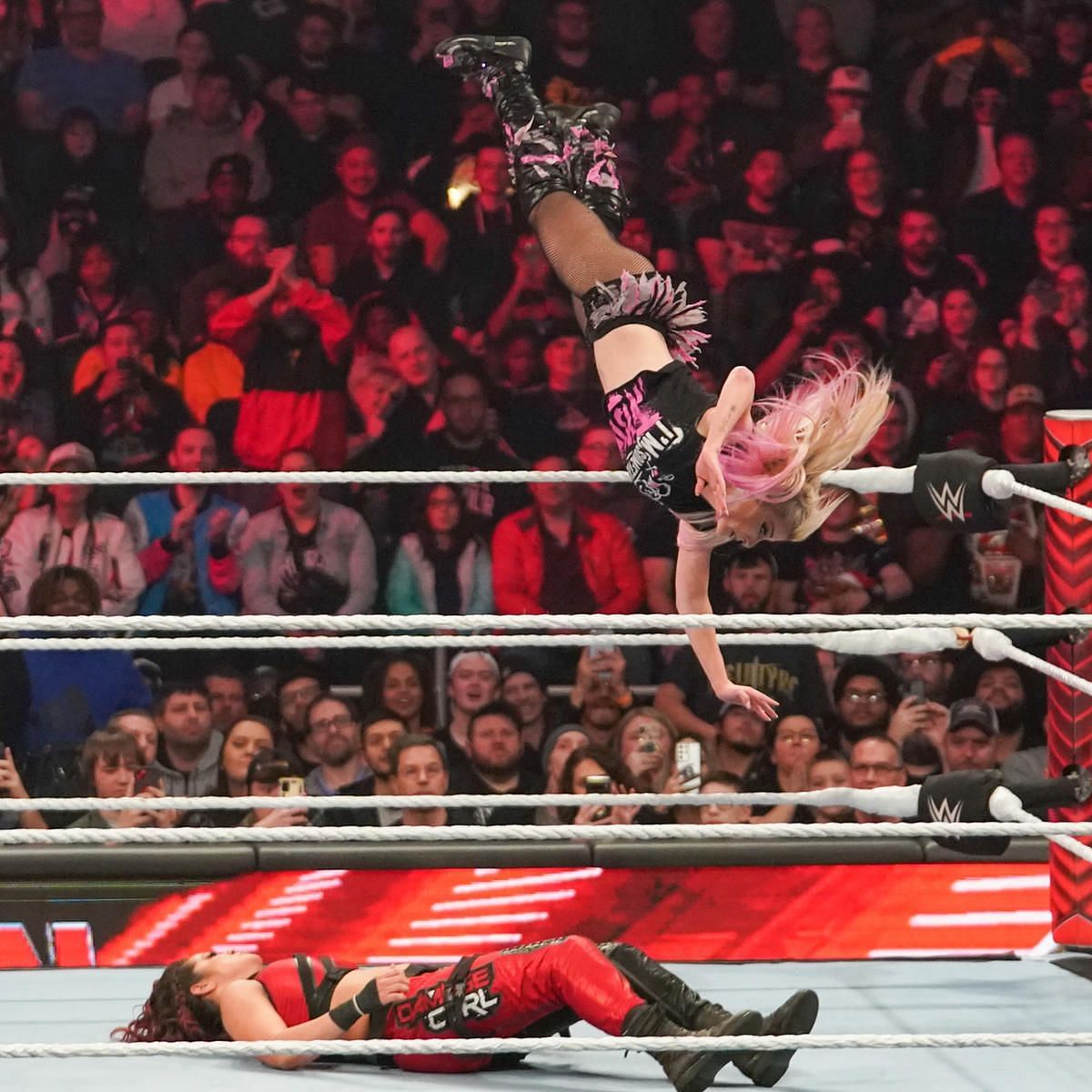 Alexa Bliss scored a massive pinfall victory over Bayley.