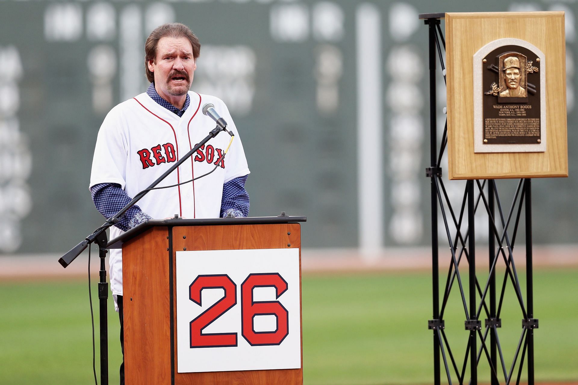 Ex-Yankee Wade Boggs to have No. 26 jersey retired by Boston Red