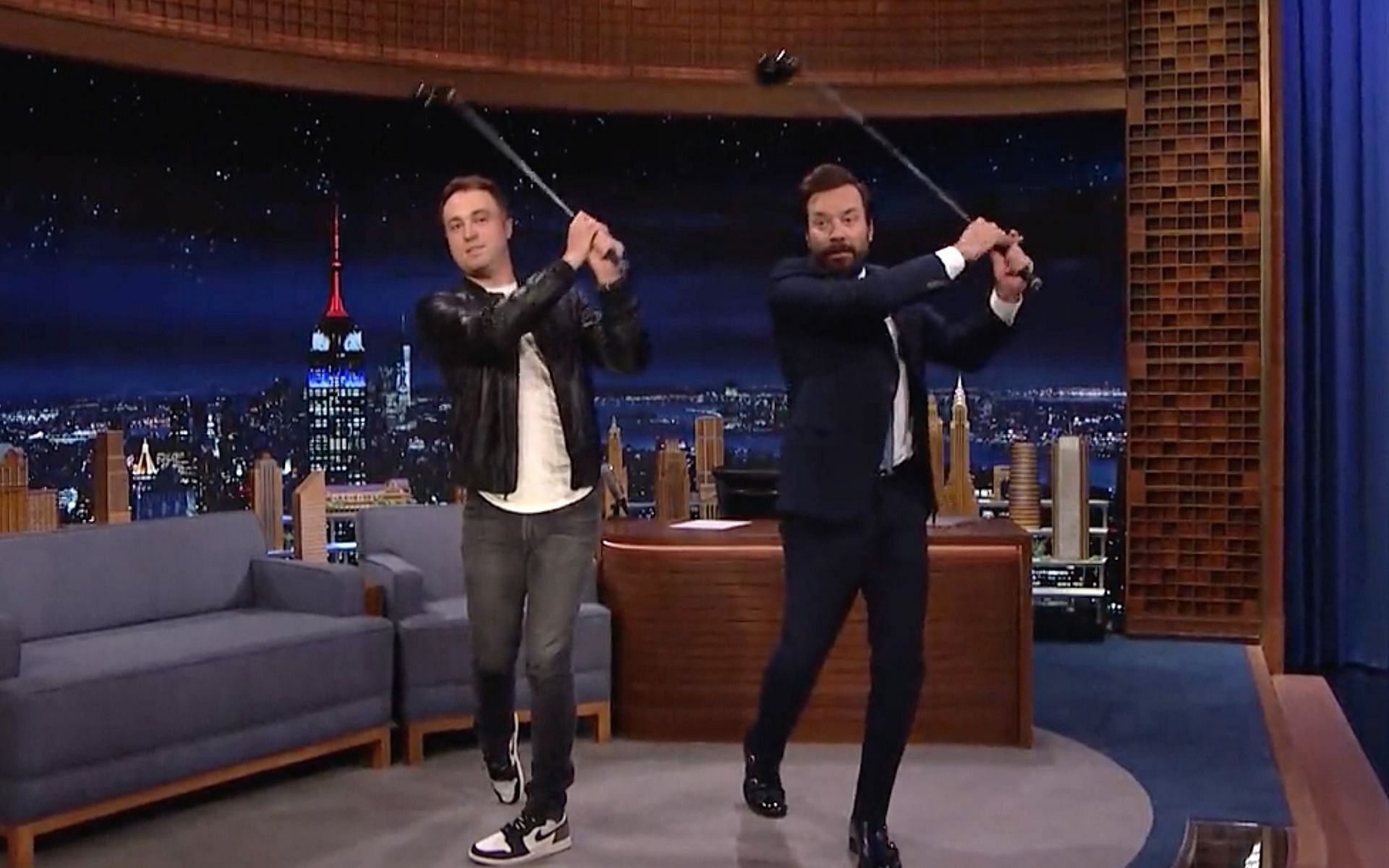 Justin Thomas taught Jimmy Fallon his trademark move (Image Via The Tonight Show)