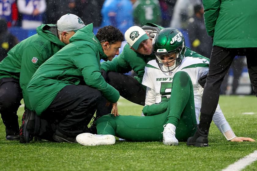 New York Jets QB Mike White Suffers Rib Injury After Hit From