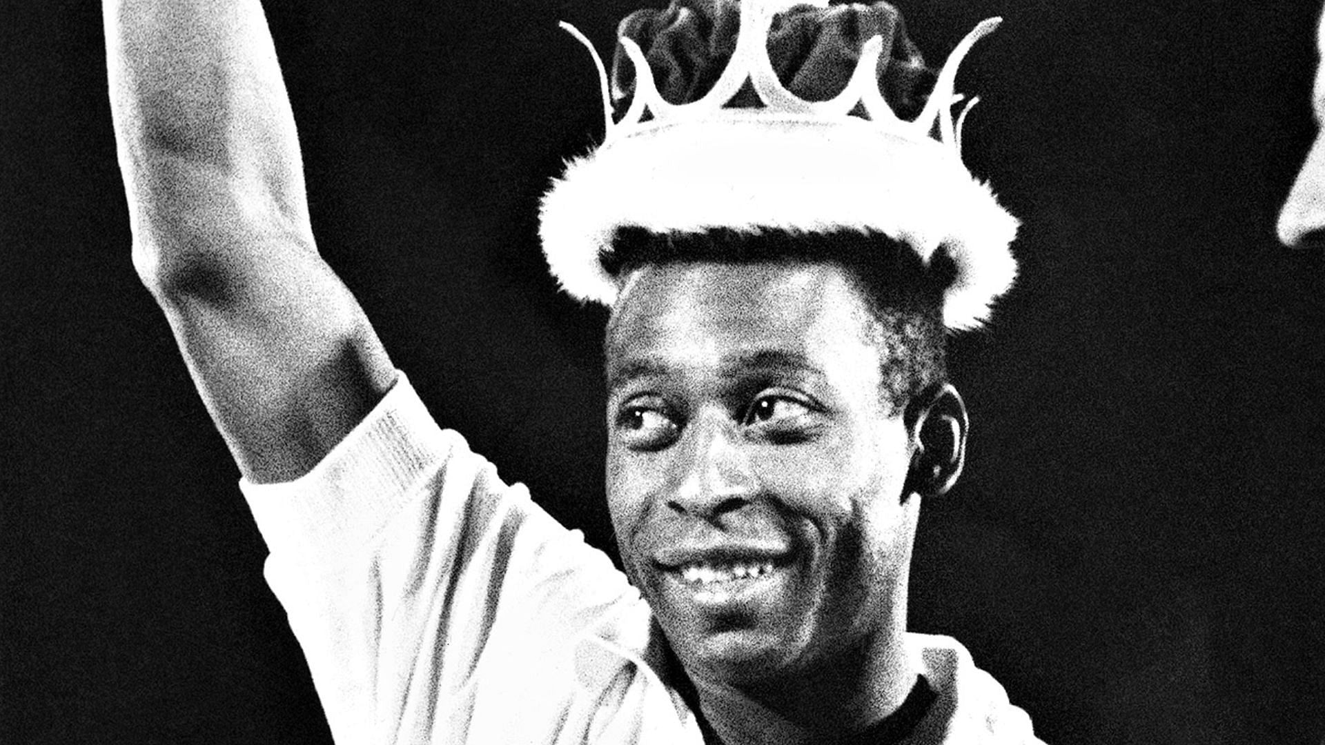 Social media stars share their thoughts following Pele