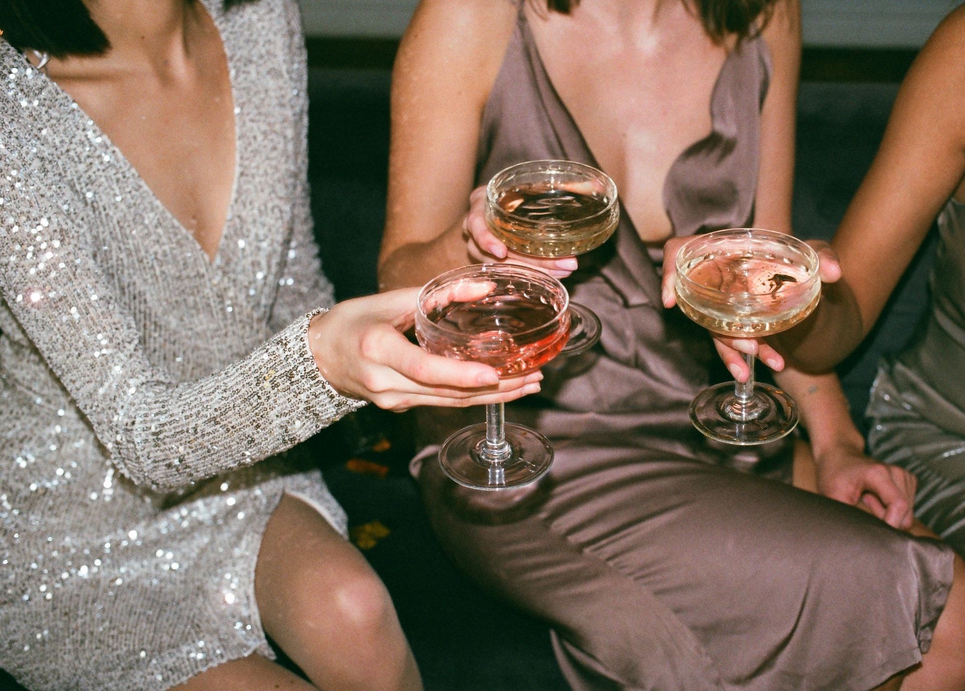 Alcohol can dehydrate your body. (Photo via Pexels/Inga Seliverstova)