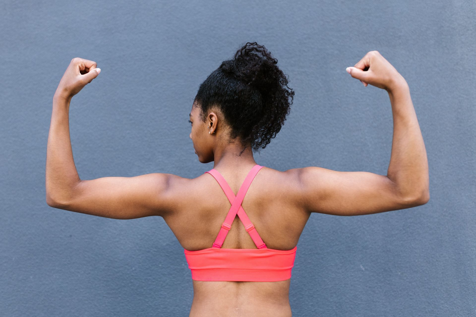 Arm workouts are essential for strong arm (Image via Pexels @Rodnae Productions)