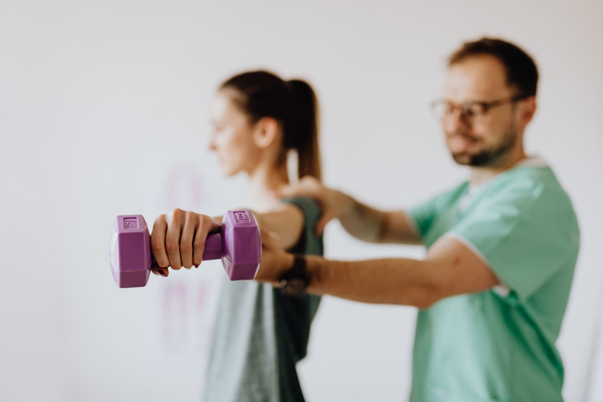 Along with external shoulder rotation exercises, you should also perform internal shoulder rotation exercises (Image via Pexels @Karolina Grabowska)
