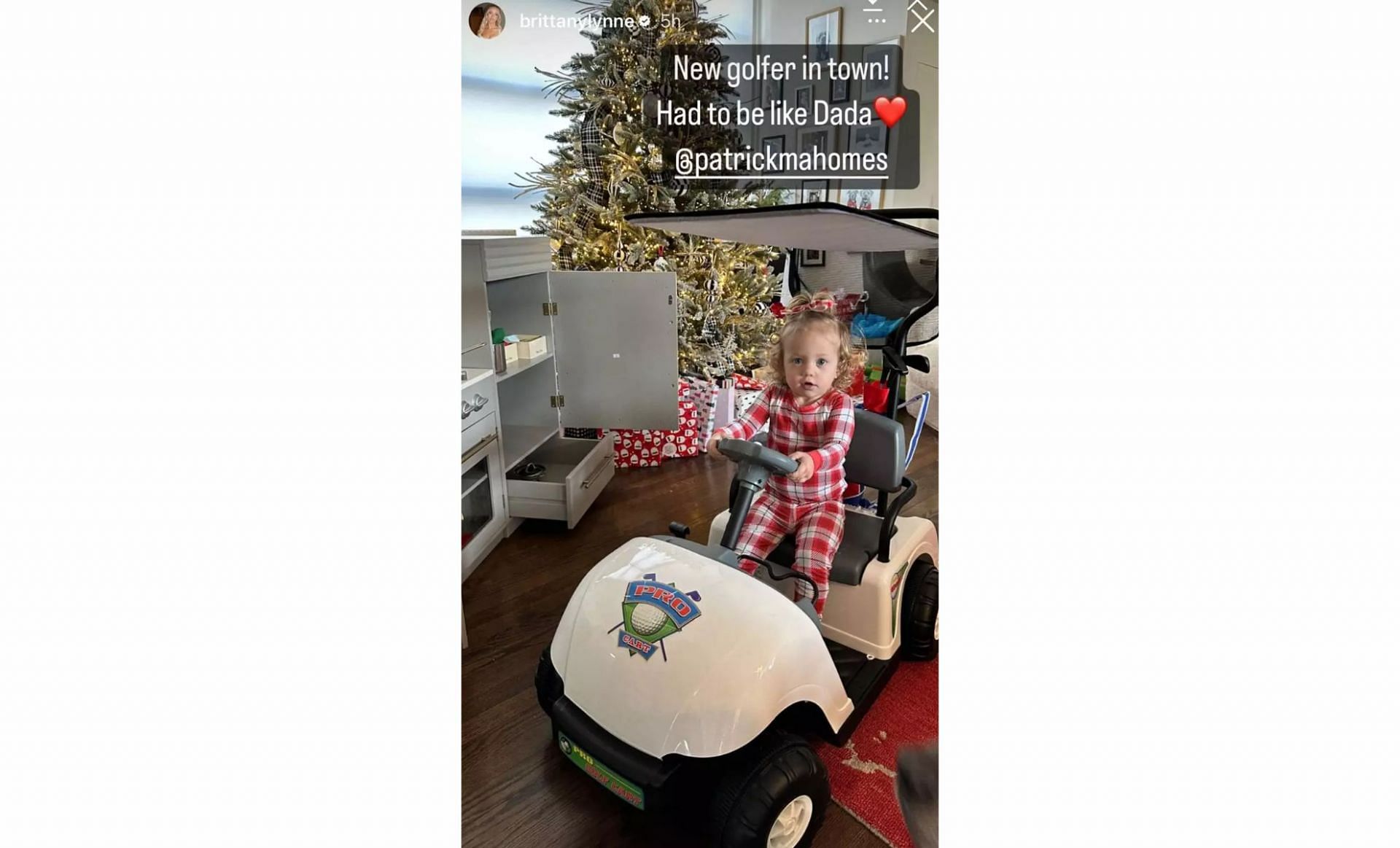 Brittany, Patrick Mahomes' Holiday Card With Daughter: IG Story