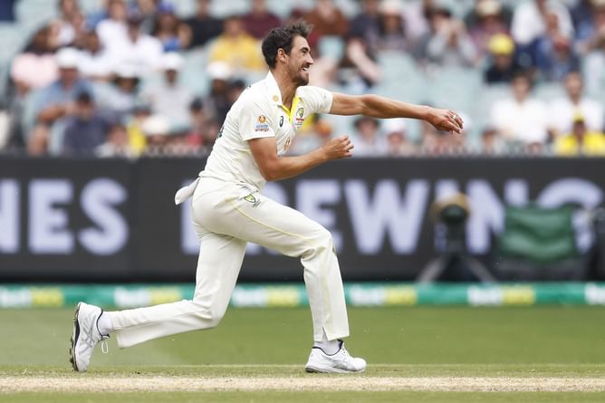 “I can’t straighten the thing” - Mitchell Starc opens up on bowling with injured finger in Boxing Day Test