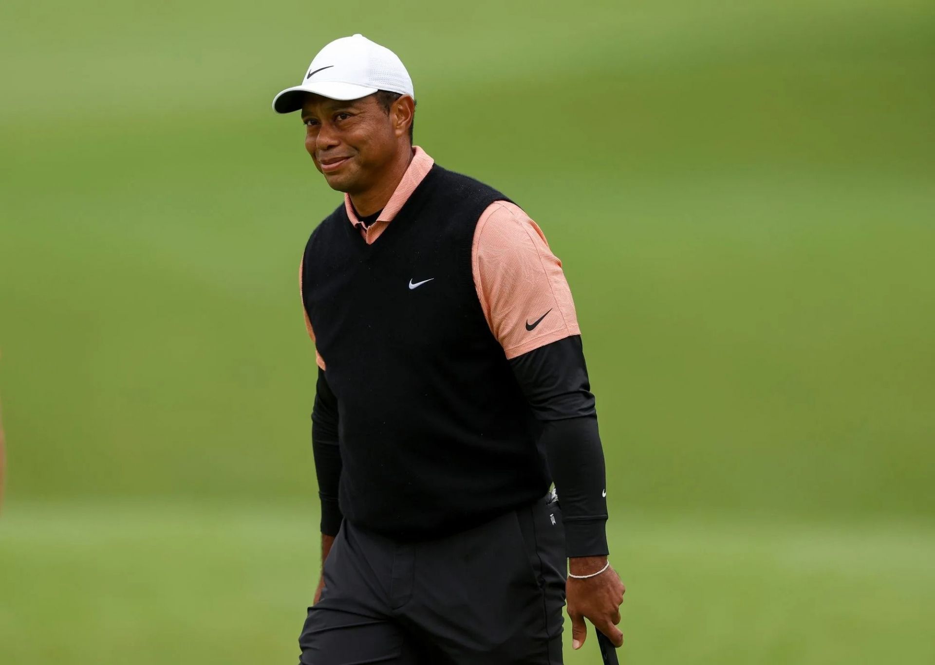 Tiger Woods' movement still has a limp