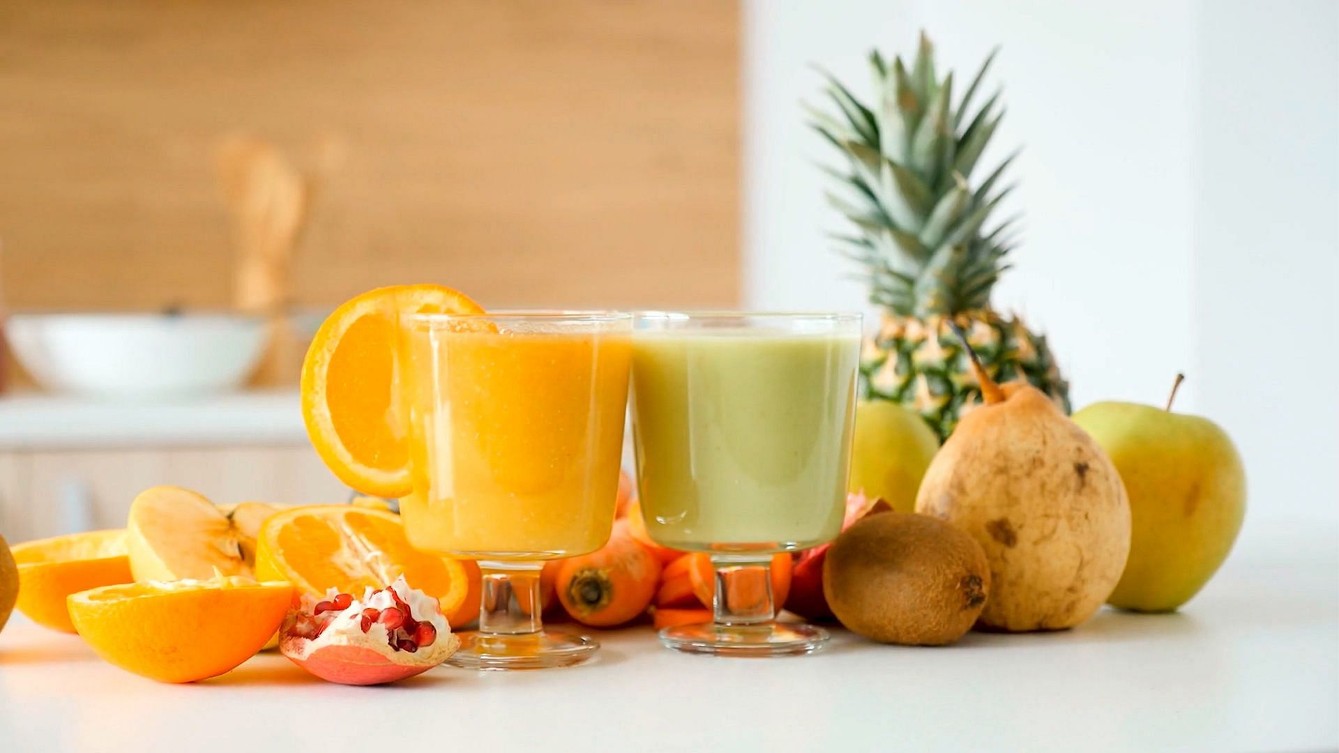Smoothies made with fresh fruits and vegetables are recommended (Image via Unsplash/Jugoslocos)