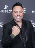 VIDEO: Boxing legend Oscar De La Hoya in unreal shape at 49 years old