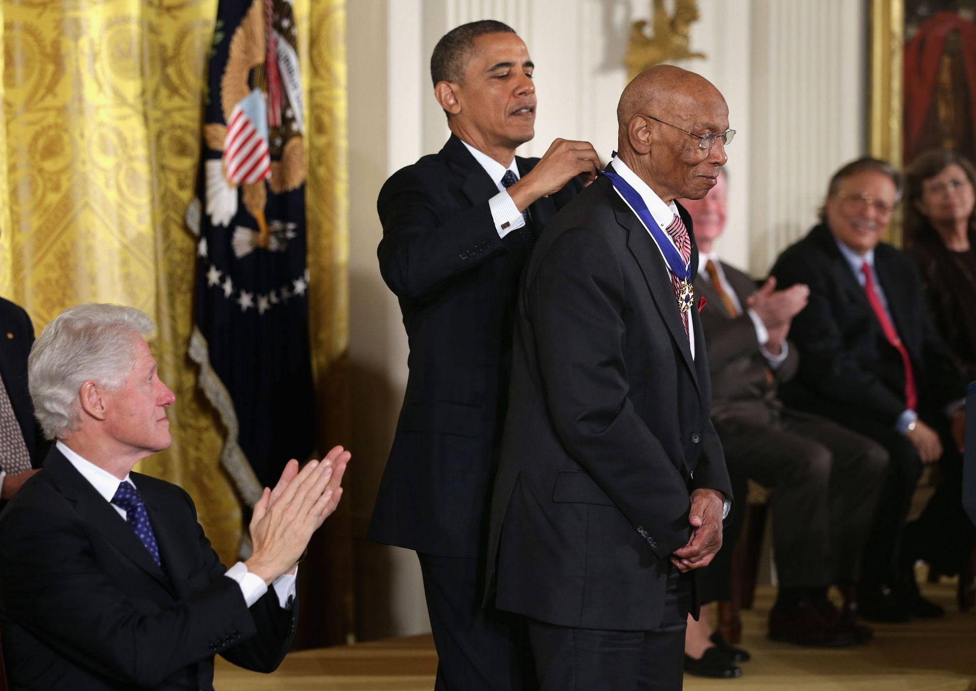 President Barack Obama awards the Presidential Medal of Freedom to baseball Hall-of-Famer Ernie Banks