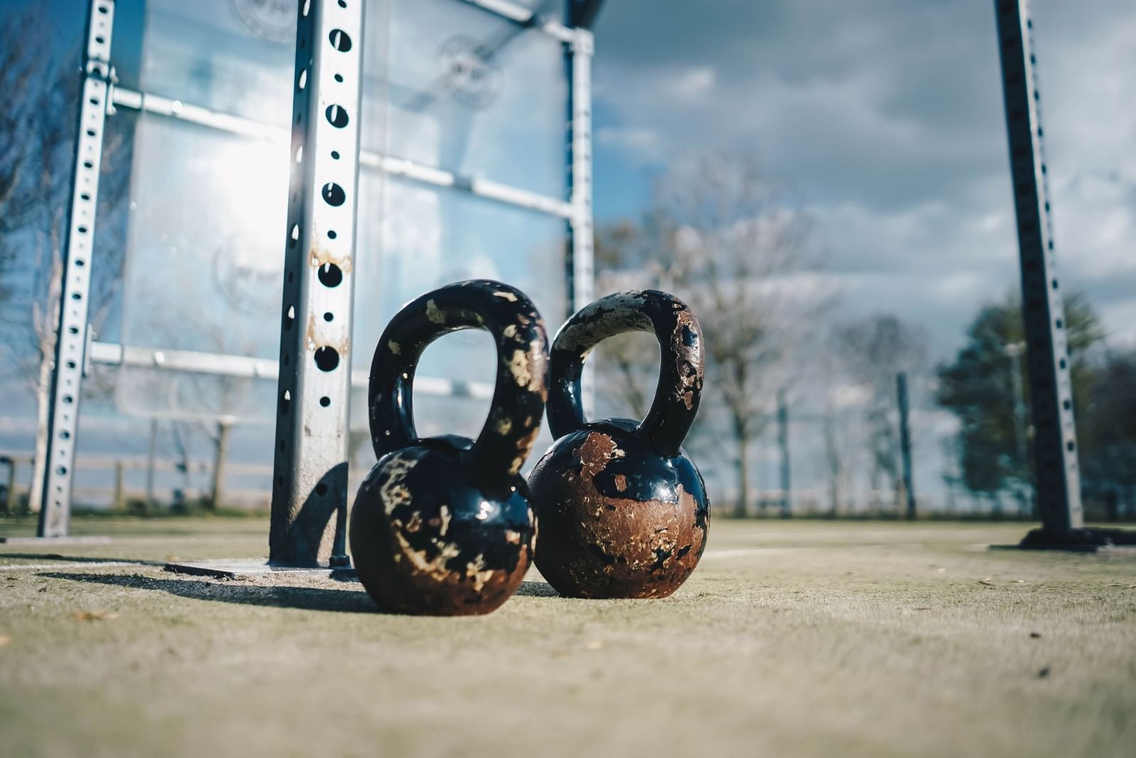 Suitcase Carry Exercise Benefits, Techniques, and How to Perform