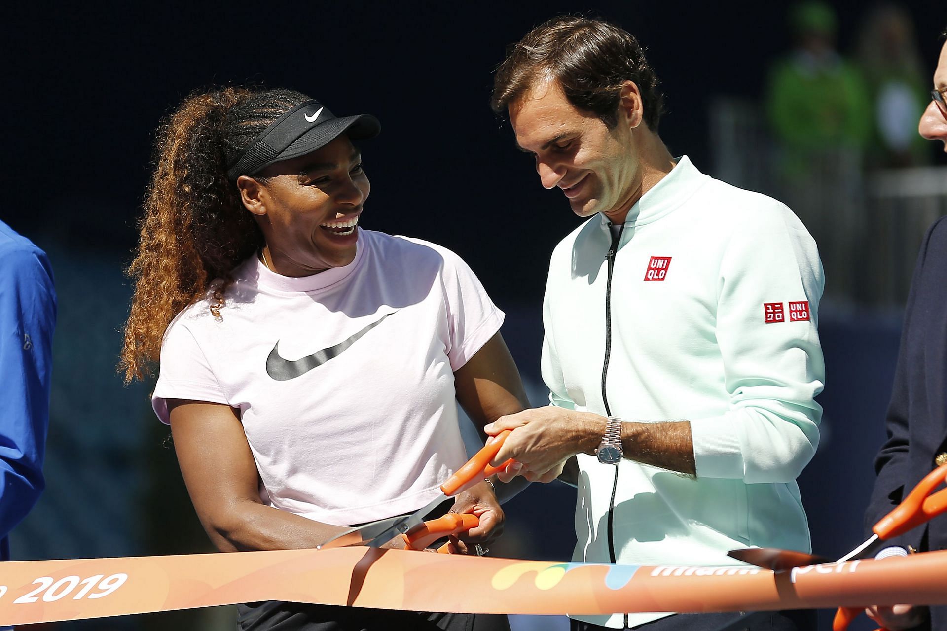 Serena Williams (L) and Roger Federer