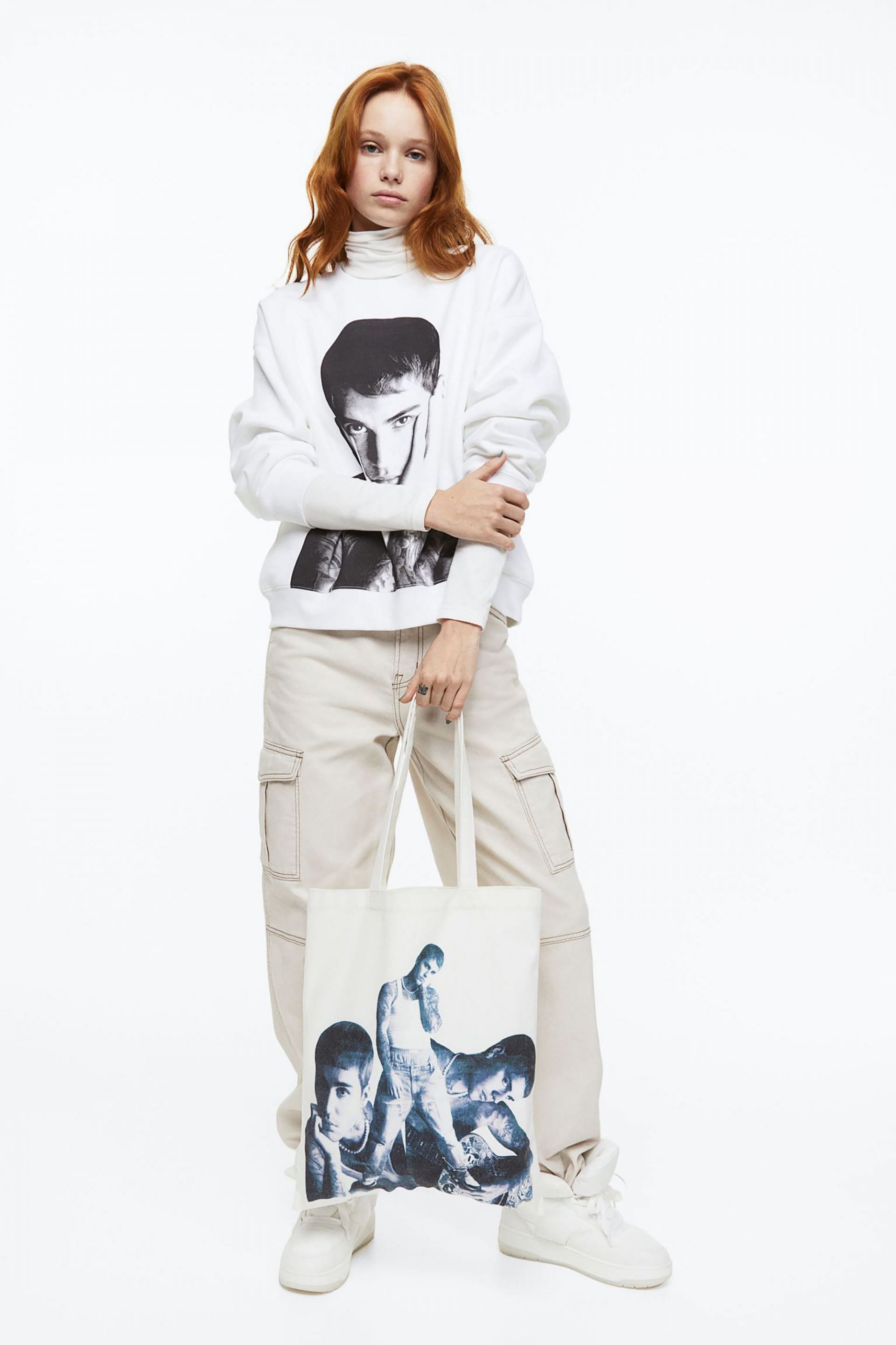 H&amp;M released a sweatshirt and a bag with Justin Bieber&#039;s picture. (Image via H&amp;M)