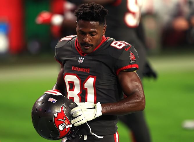 Antonio Brown controversy part one: When ex-Buccaneers WR threw a rock at truck driver and was charged with assault