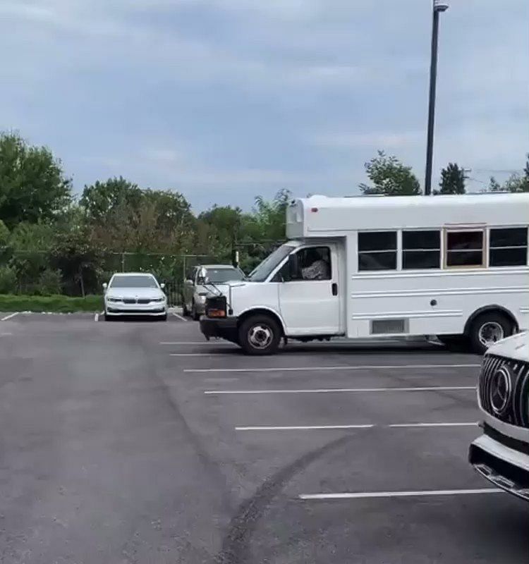 Eagles QB Gardner Minshew lived in a bus outside his local gym this  offseason