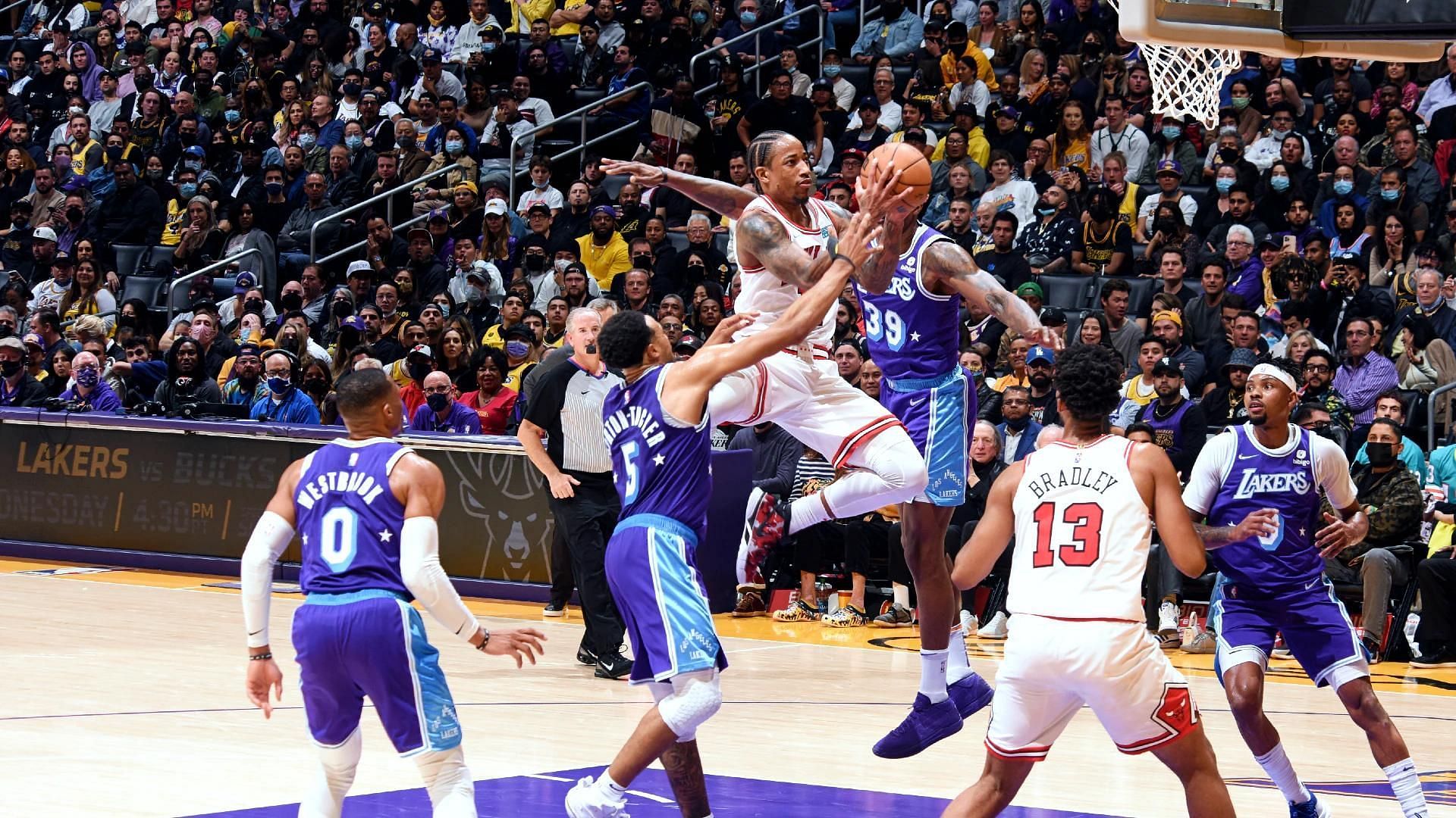 DeMar DeRozan attempts a layup against the LA Lakers [Source: NBA.com]