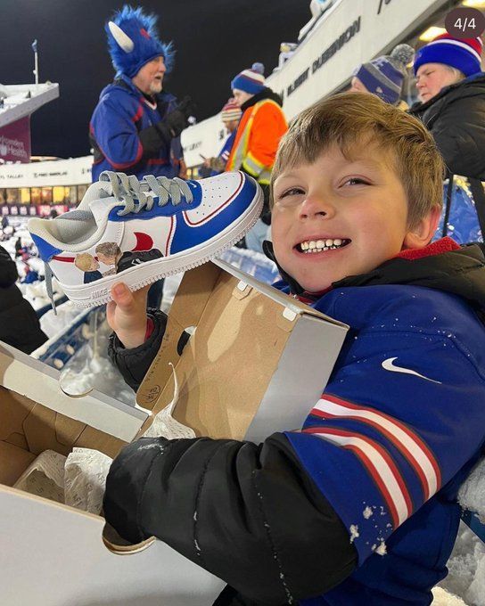 Stefon Diggs shares moment with Bills fan who just lost his father