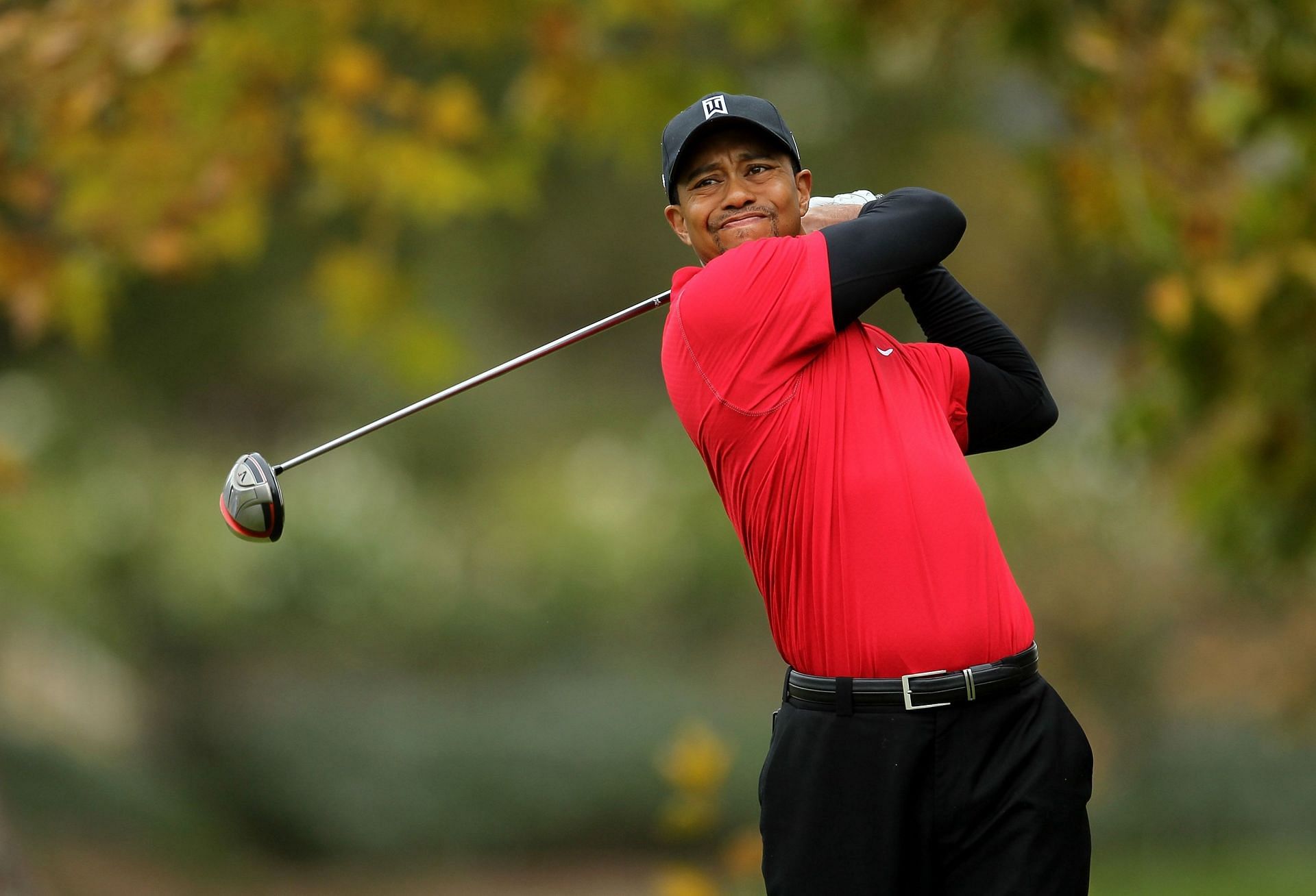 Tiger Wood preferring &quot;stretch&quot; and &quot;relax&quot; over surgery