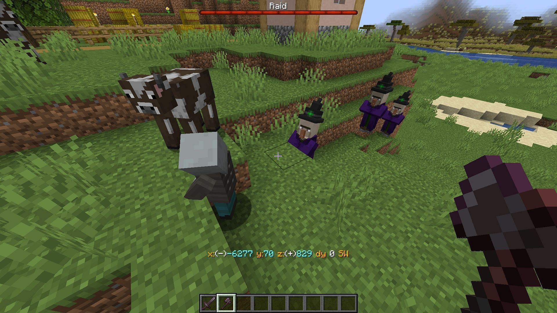 Players must always try to perform a critical hit on other players in Minecraft PvP (Image via Mojang)