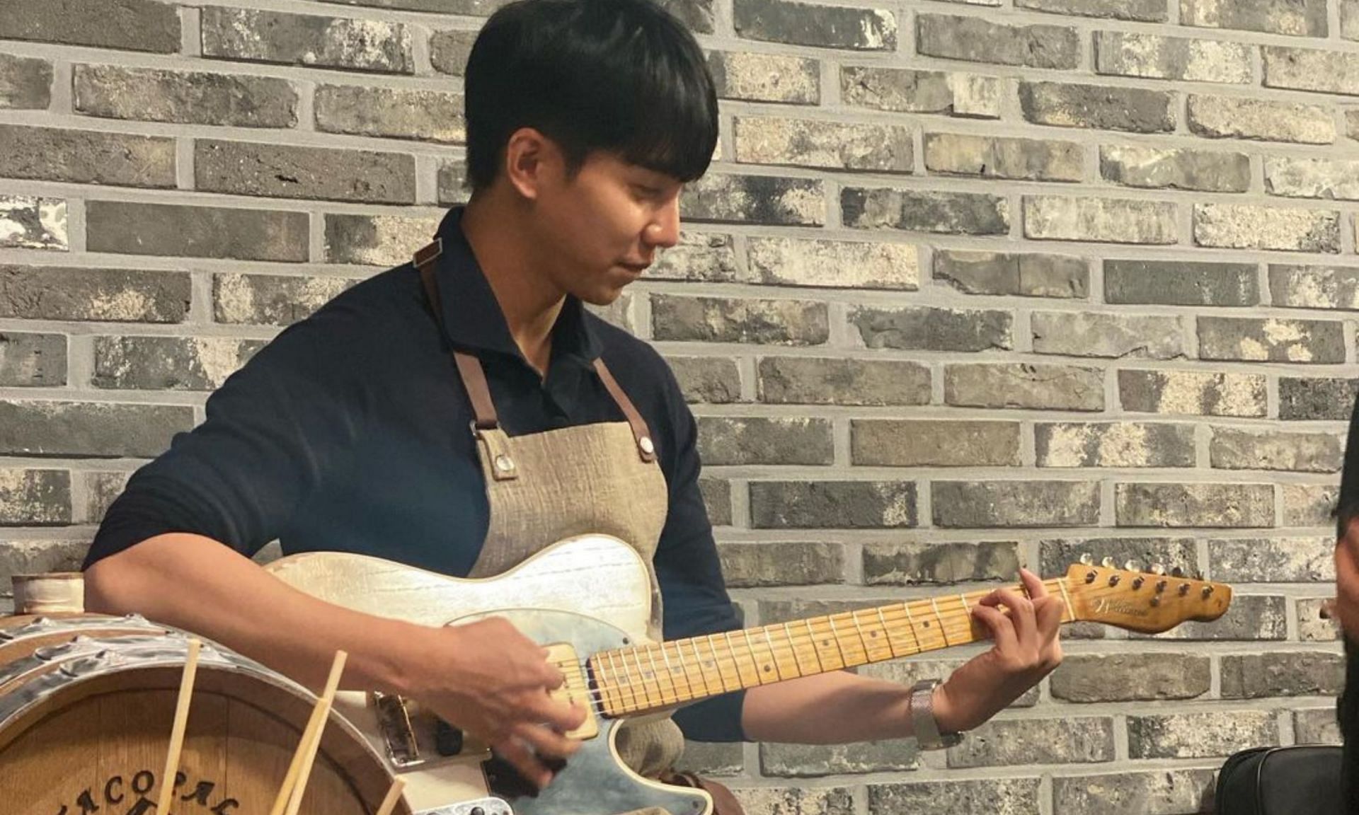 A still of Lee Seung-gi (Image via leeseunggi.official/Instagram)