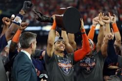 PHOTOS: Astros Star Jeremy Pena makes the most of the offseason with his loved ones in the Dominican Republic