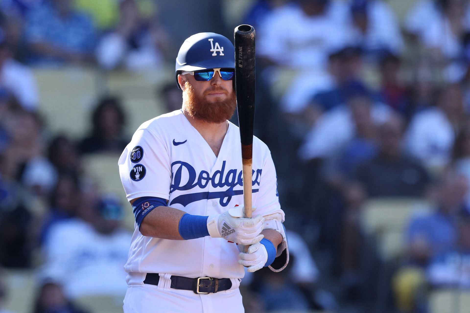 MLB Insider believes Justin Turner will re-sign with the Los