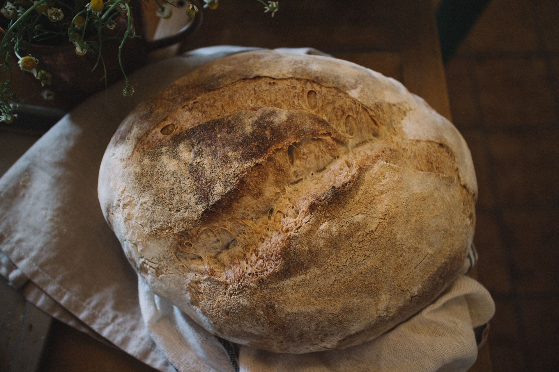 This bread is rich in antioxidants. (Image via Pexels/Monserrat Soldu)