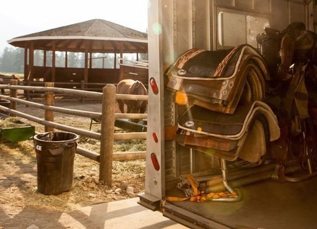 How big is the Yellowstone ranch?