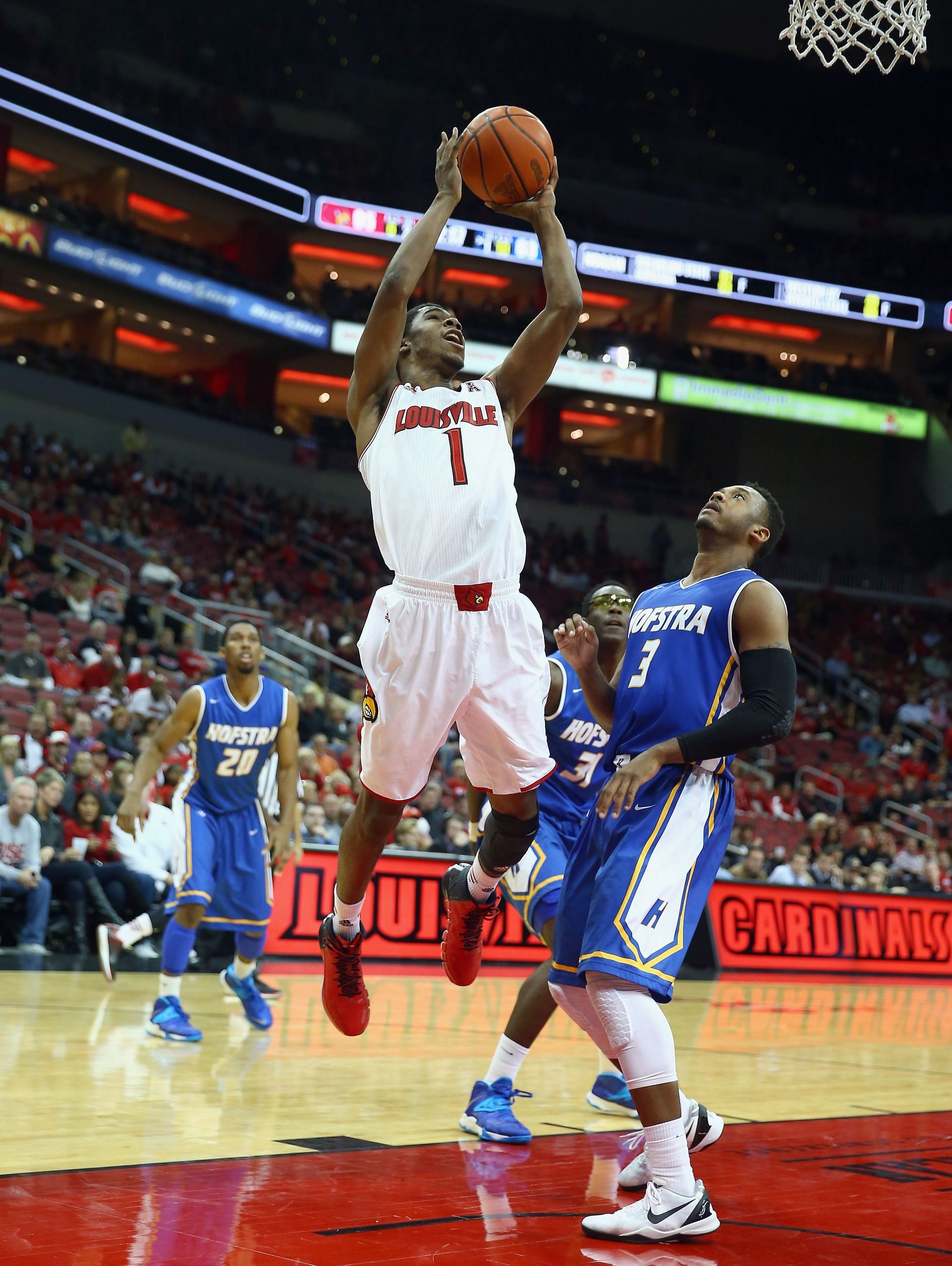 Zeke played for the Hofstra Pride in college (Image via Getty Images)