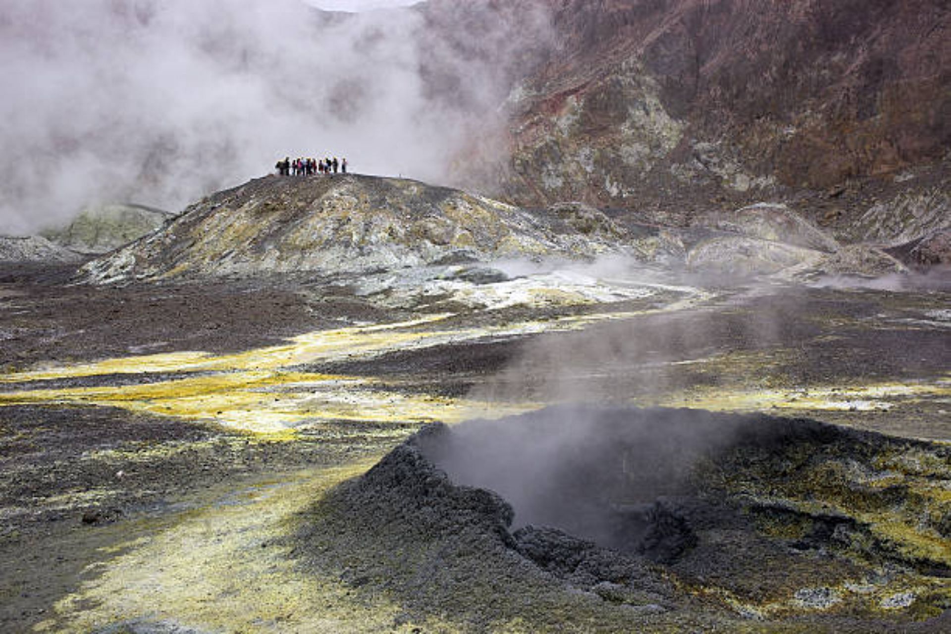 What Time Will The Volcano Rescue From Whakaari Air On Netflix Release Date Plot And More 2089