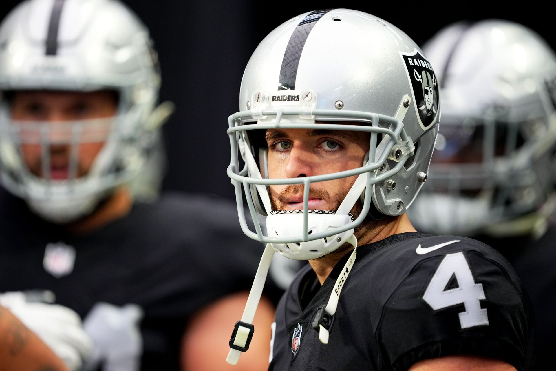 Raiders bench QB Carr, will start Stidham for final 2 games