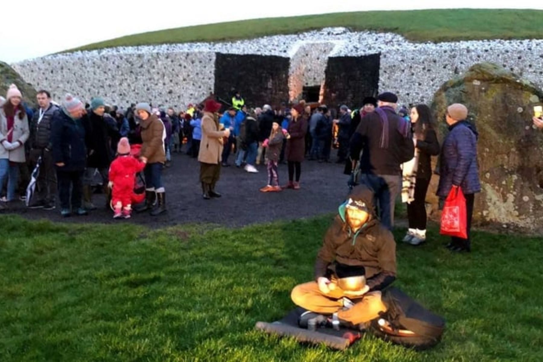 People gathered at Newgrange (Image via Philip Bromwell)