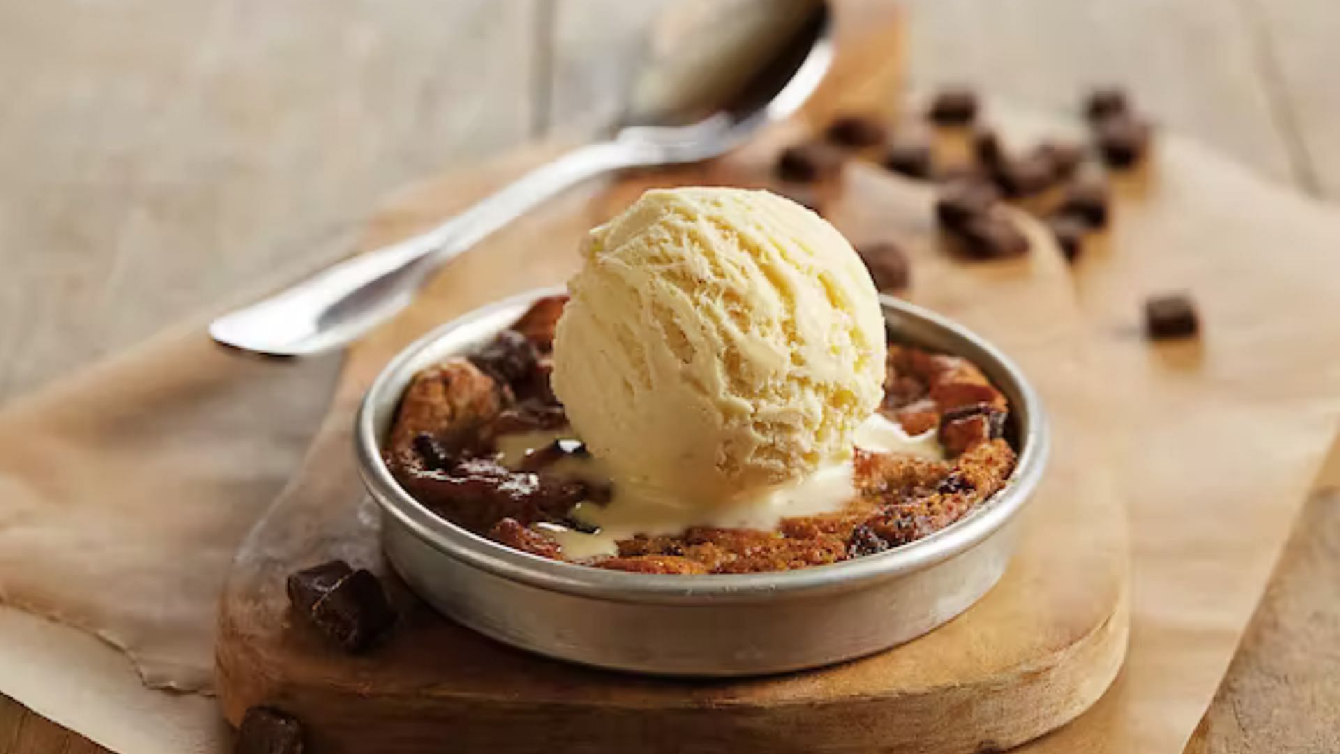 A mini Pizookie with vanilla ice cream (Image via BJ&#039;s Restaurants and Brewhouse&rsquo;s)