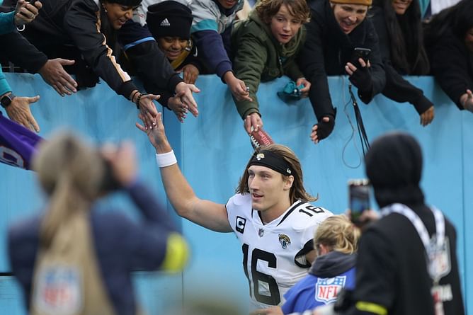 EXCLUSIVE: "He's playing like a seasoned veteran" - Mike Smith lauds Trevor Lawrence for incredible development