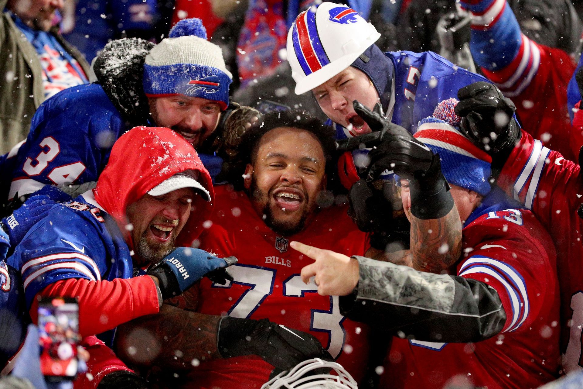 NFL playoffs: Bills sidestep Miami's upset attempt 