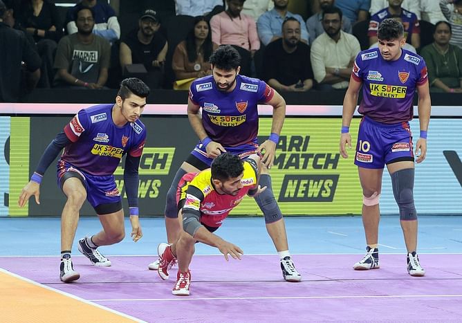 PKL 2022 में गत विजेता की Eliminator में शर्मनाक हार और टूर्नामेंट से हुई बाहर, डिफेंस ने टीम की 'नाक कटाई'