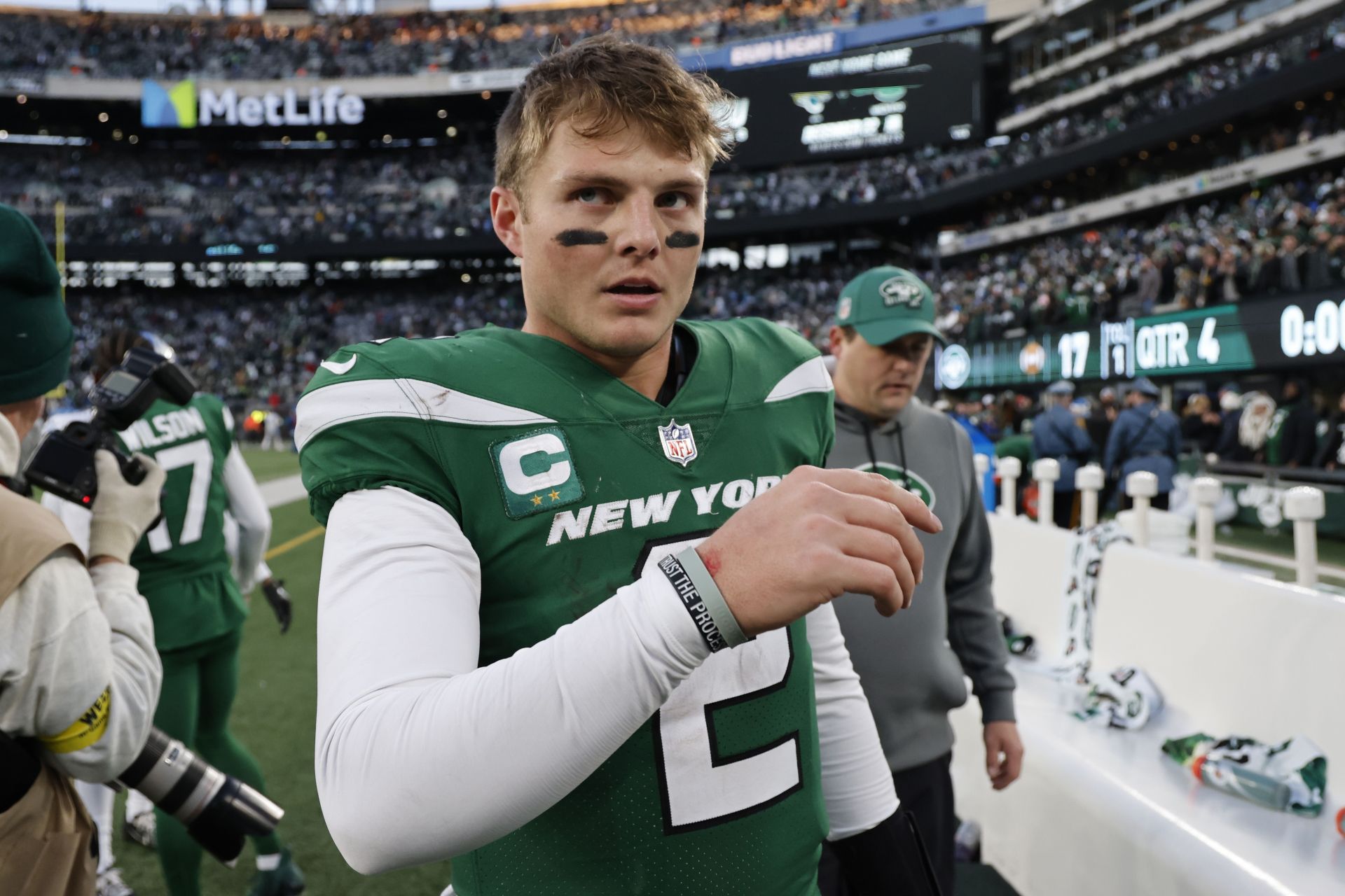 Jets' Zach Wilson Benched After Fans Boo Throughout 'TNF' Game