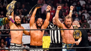 "How is that doing business?" - WWE legend feels The Elite is adding fuel to the fire by mocking 2-time Money in the Bank winner in AEW