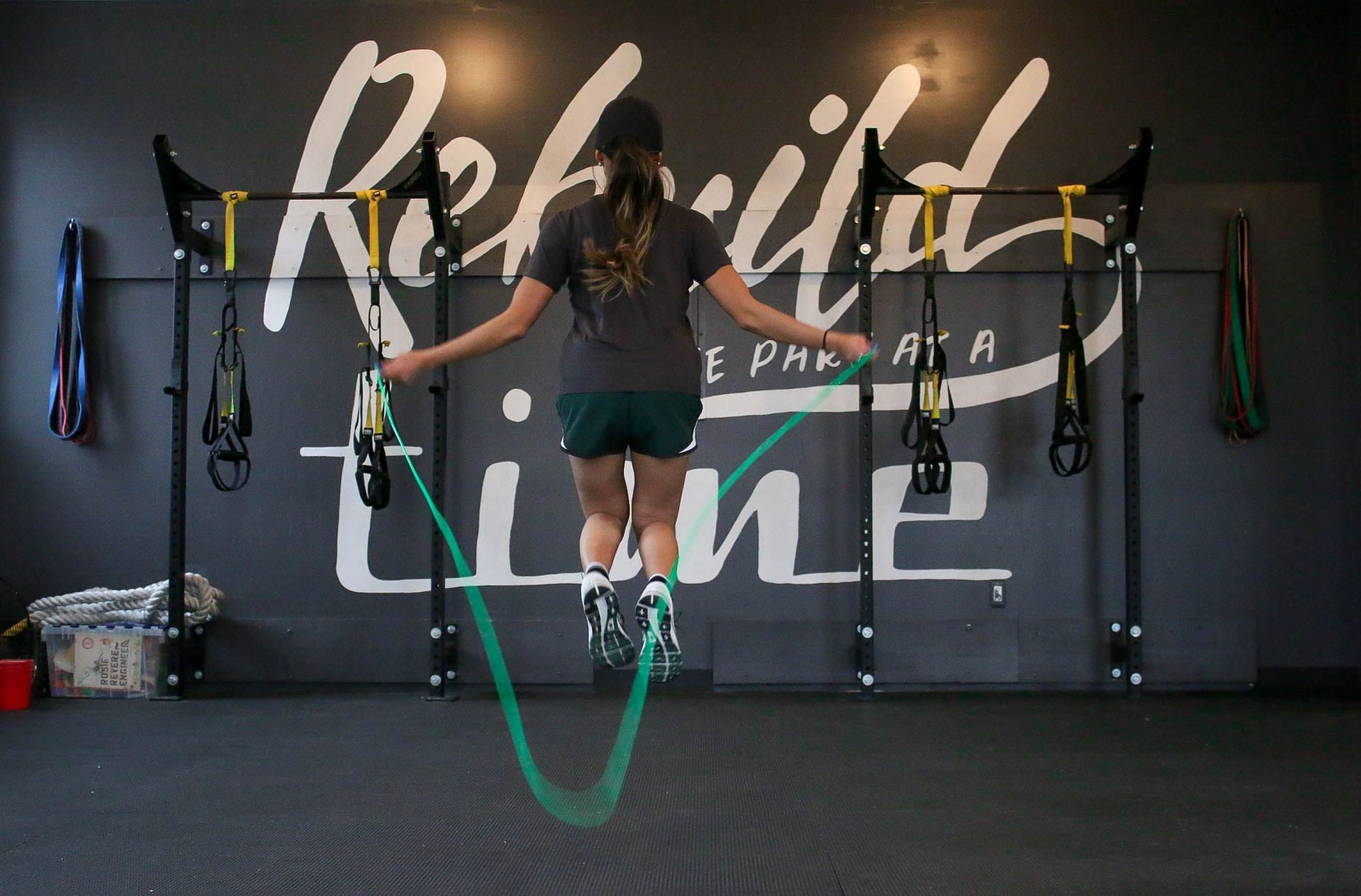 Jumping rope is a great way to lose belly fat! (Image via unsplash/Element5 Digital)