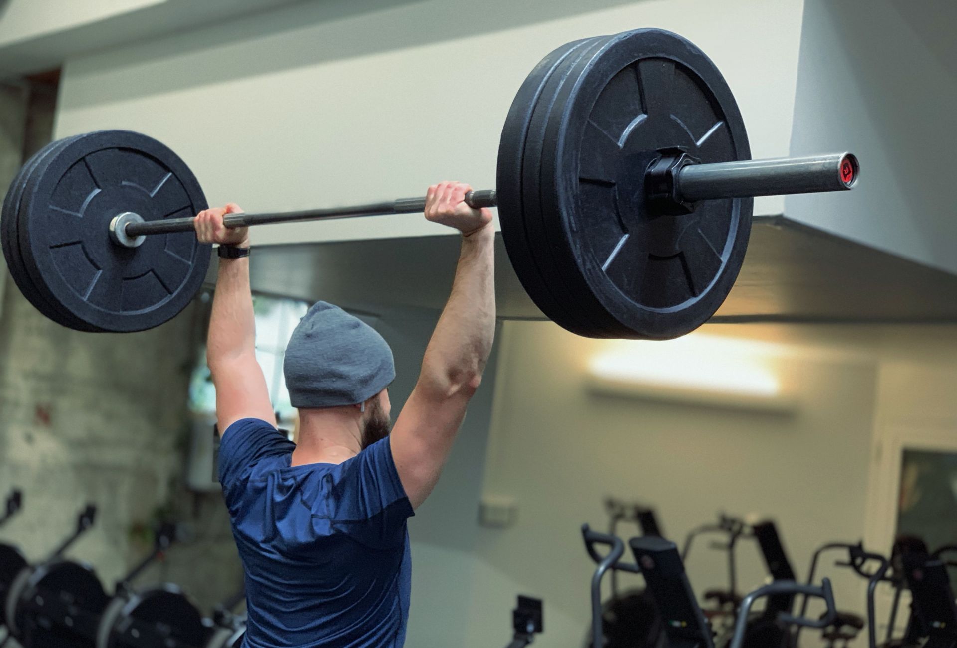 a Personal Record is the heaviest deadlift lifted (Photo by Cyan Cooper on Unsplash)