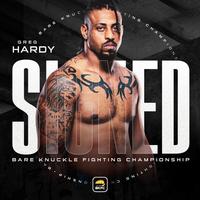 What is former UFC fighter Greg Hardy's boxing record?