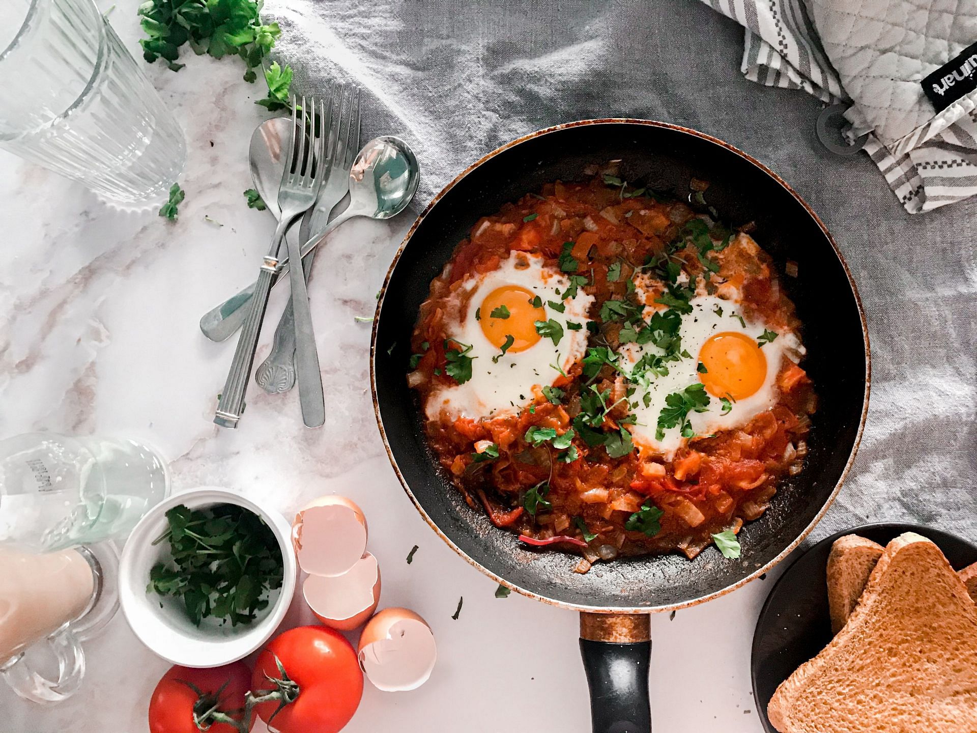 Trying different egg recipes can be fun. (Image via Unsplash / Manny NB)