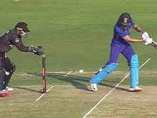 "Tom Latham You Cheat" - Twitter reacts after New Zealand appeals for Shubman Gill hit wicket