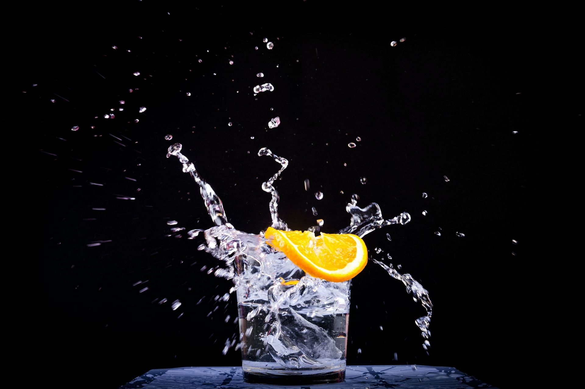 Seltzer water is another name for carbonated water (Image via Unsplash/Thao LEE)