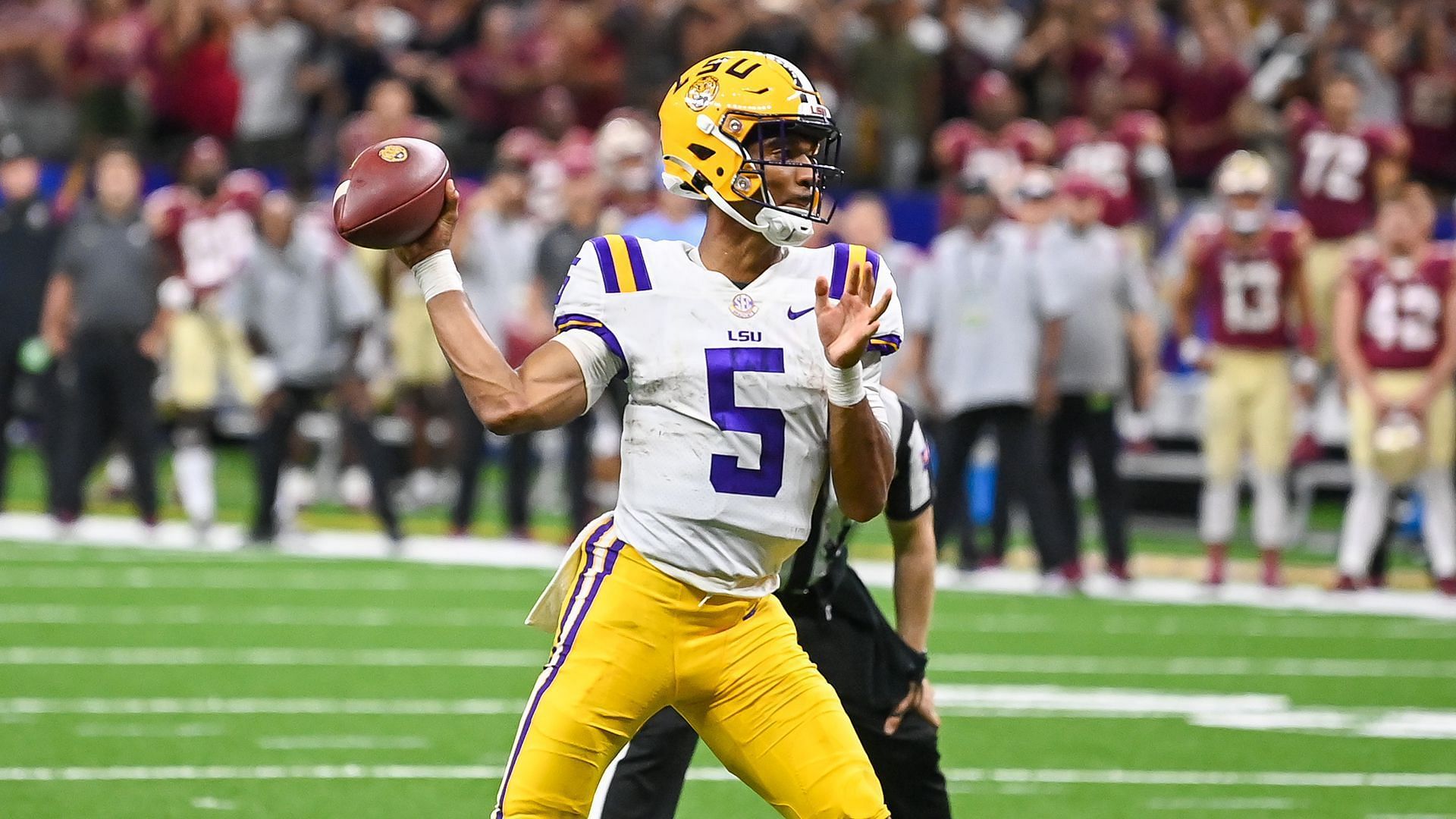 LSU Tigers quarterback Jayden Daniels