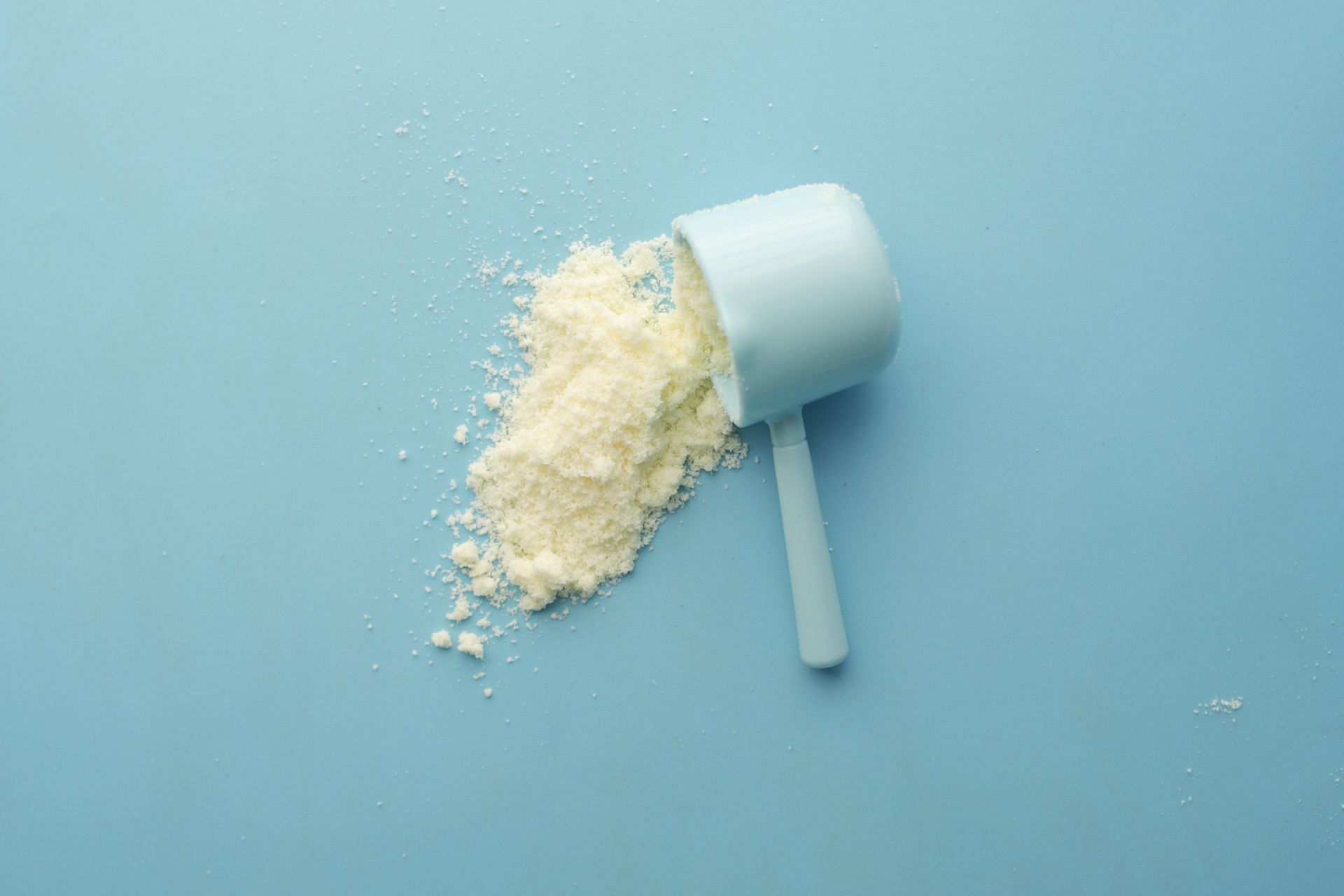 Whey protein powder causes acne (Image via Pexels/Towfiqu Barbhuiya)