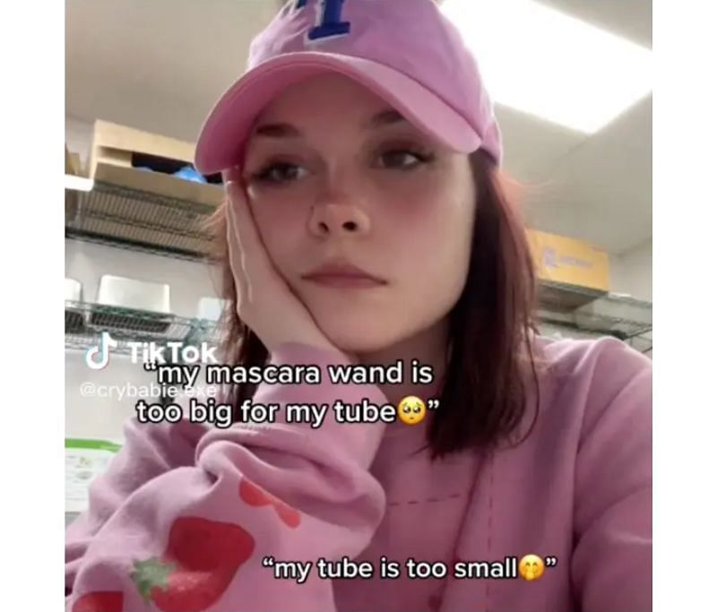 Screenshot of a TikToker trying out the viral trend (Image via TikTok/@Crybabie.exe)